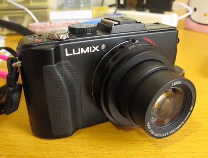 Б/у, цифрового фотоаппарата Panasonic Lumix DMC-LX5 10,1 MP Цифровая Камера с 3.8x оптическим стабилизатором изображения и 3,0-дюймовый ЖК-дисплей-черный