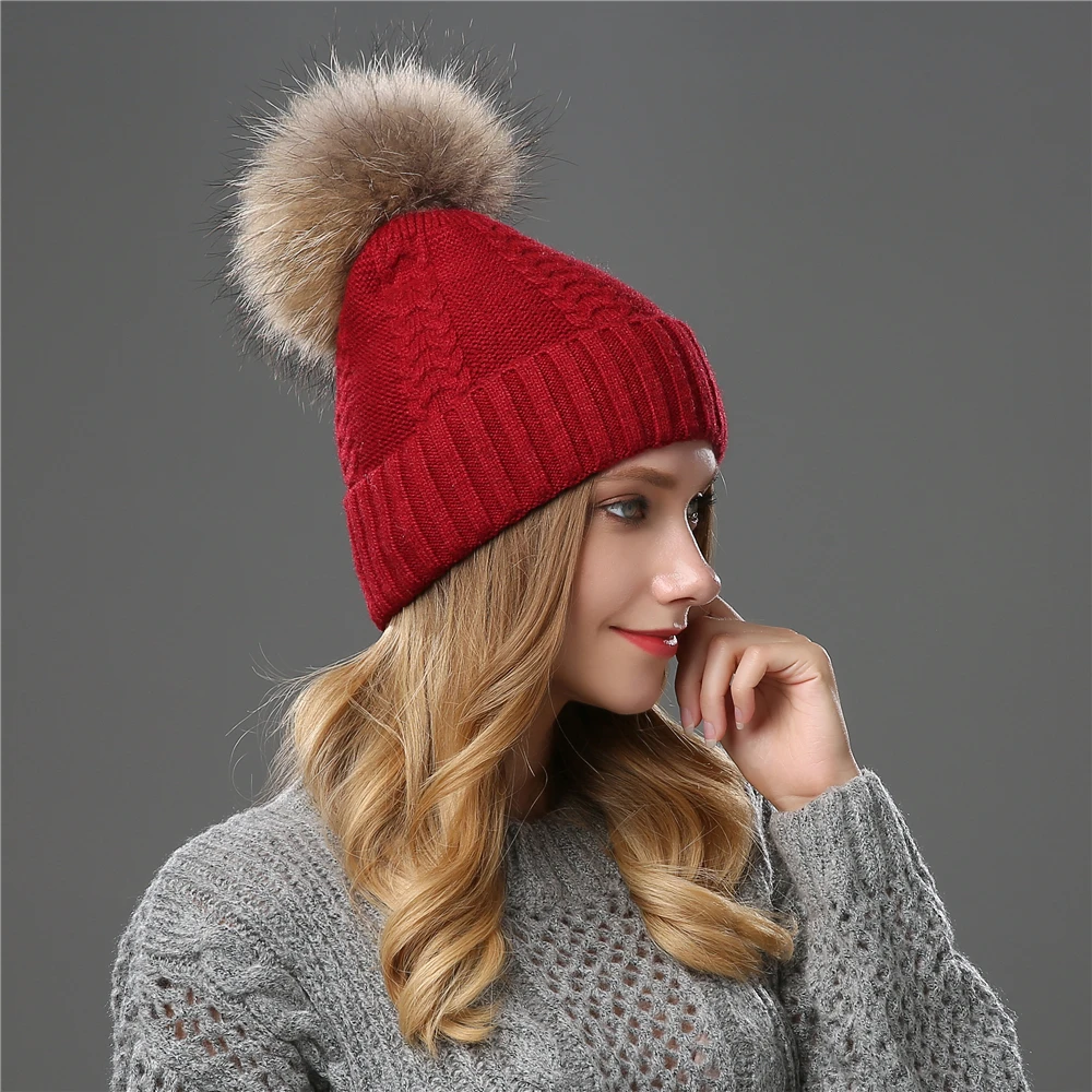 Женские зимние шапки из шерсти и меха енота толстые в полоску с помпоном Осенняя