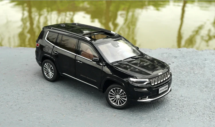 Новинка 1/18 Jeep Grand Commander Fiat Chrysler литой металлический Автомобиль SUV модель синий белый черный детские игрушки коллекция подарок
