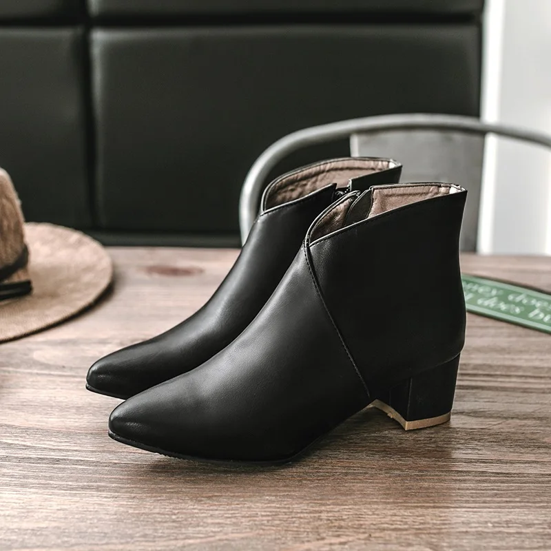 cloth inside black EGONERY/Модные женские ботинки; пикантная обувь на среднем каблуке 4,5 см с острым носком; коллекция года; зимние плюшевые офисные ботильоны на молнии; цвет красный, синий, черный - Цвет: cloth inside black
