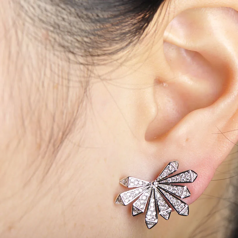 

MECHOSEN Exquisite Flower Shape Stud Earrings For Women Girl Gold Color AAA Zirconia Boucle d'oreille OL Style Jewelry Oorbellen