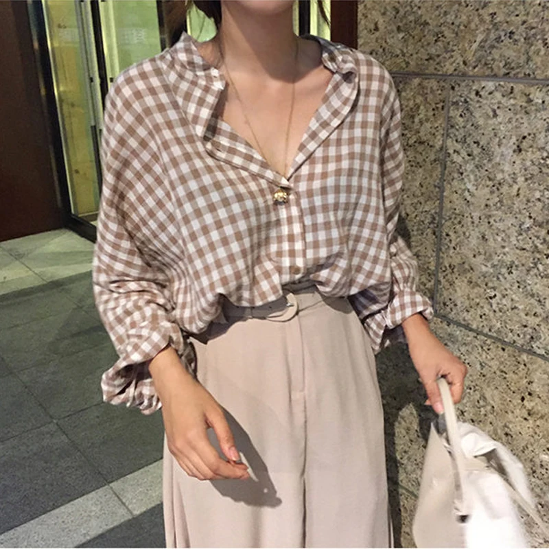 

Vintage Loose V-neck Women Plaid Blouse Shirts Batwing Sleeve Front Buttons Retro Gird Female Blouse Tops 2020 Casual Tops
