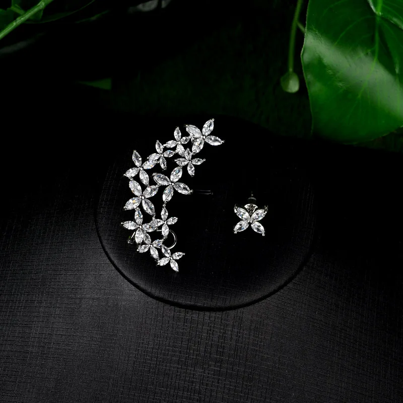 Серьги пусеты Be 8 Элегантные корейские серьги из прозрачного камня с