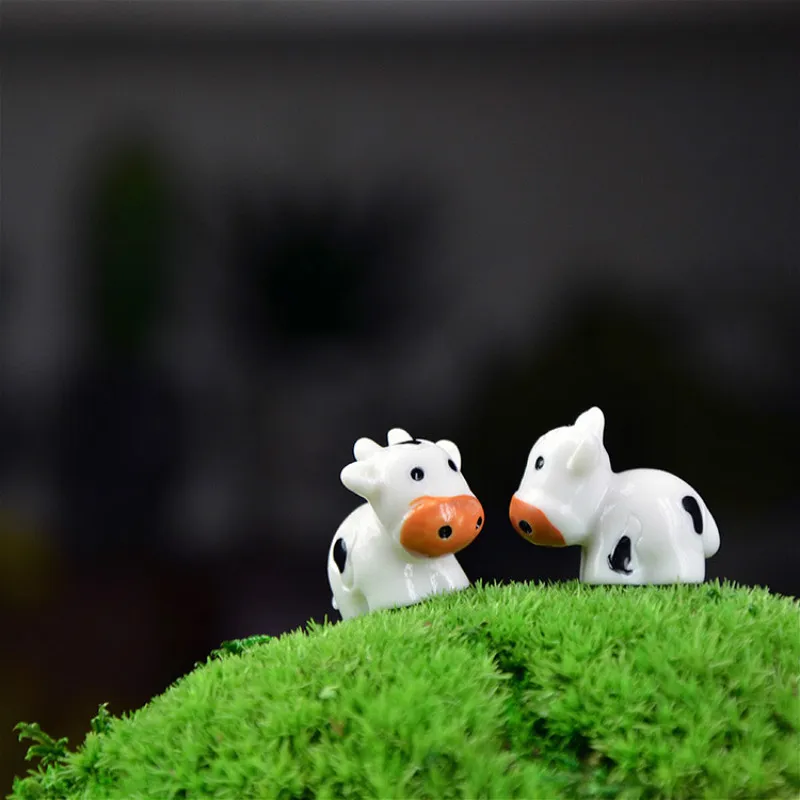 Micro-landscape miniature animal resin crafts Decoration Mini cows DIY with essential material |