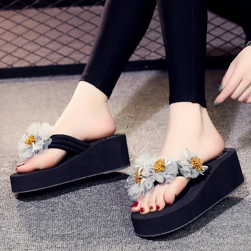 Summer Lady Flower Flip anti-slip foot holiday seaside beach shoes fashion thick bottom outside wearing cool slippers flip-flops