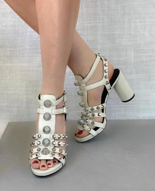 2018 модные босоножки в римском стиле золотые шпильки на высоком каблуке с Т