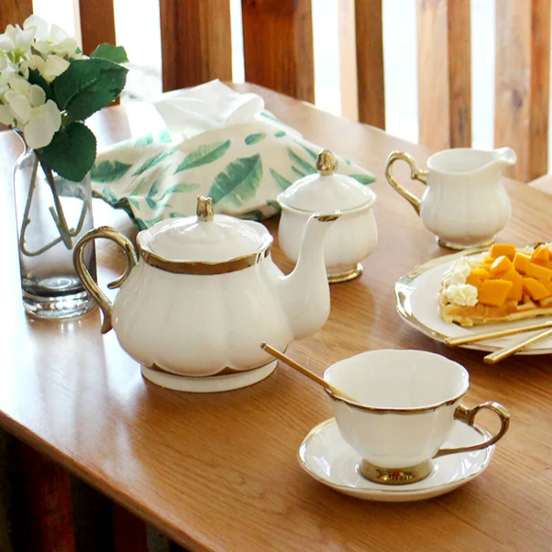 

Набор кофейных чашек из континентального Пномпеня, кофейная чашка из костяного фарфора, чайный набор посылка мических английских чайных ко...