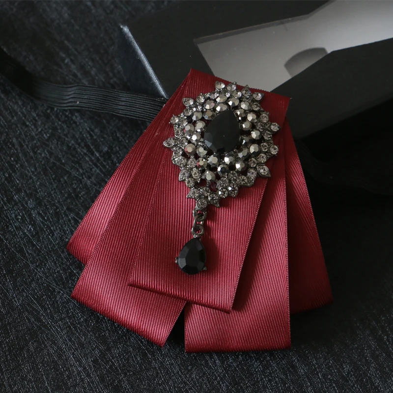 

Британский мужской галстук-бабочка из черного сплава со стразами