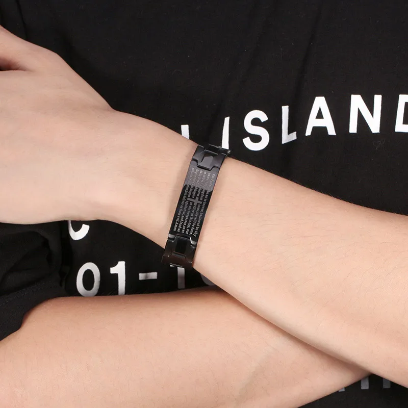 Браслет из нержавеющей стали Effie Quee с узором в виде креста черного цвета надпись