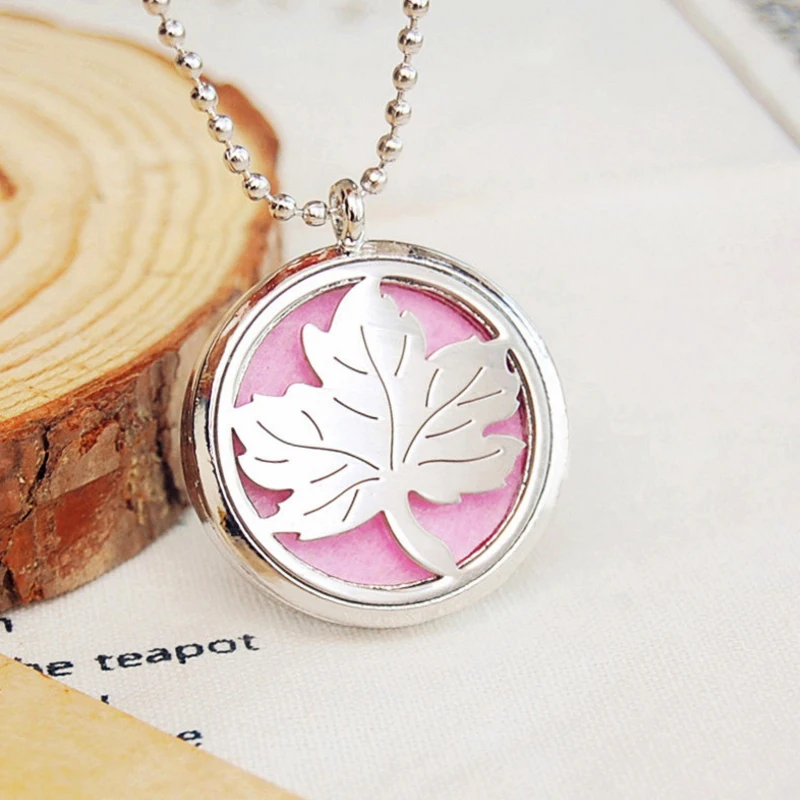 

Art Small Fresh Leaves Hollow Perfume Essential Oil Phase Box Necklace Sweater Chain Can Be Opened