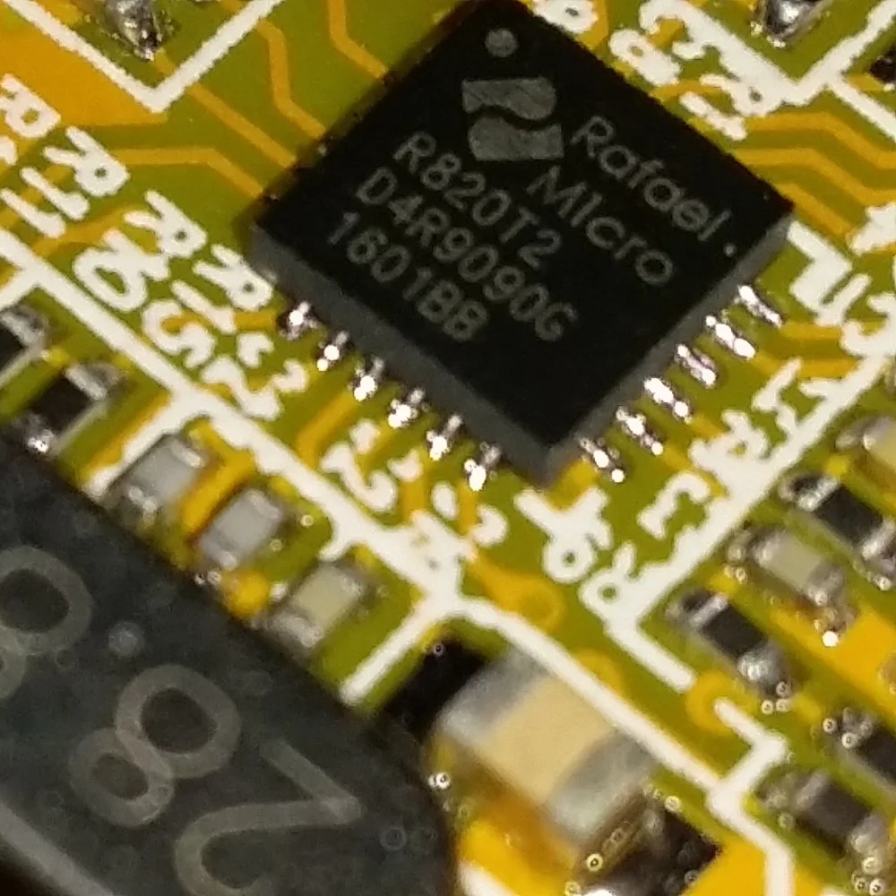 Лучший RTL SDR dongle с Realtek RTL2832u и Rafael micro R820t2 бесплатное программное обеспечение HDSDR