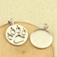 1000pcs lot fashion popular footprints puppy pendant lovely pet jewelry candy sliver color for pet dog cat free engraved