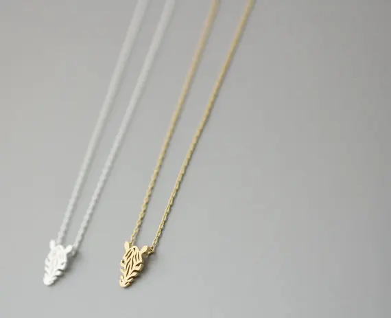 Новое поступление ювелирное ожерелье изящное красивое с подвеской лошади зебры