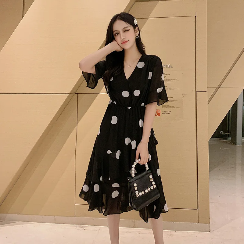 Женское платье в горошек с рукавами-фонариками и оборками | Женская одежда