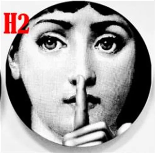 2 Новые керамические тарелки Fornasetti для украшения дома, фарфоровые настенные художественные тарелки, 8 дюймов - Цвет: 2