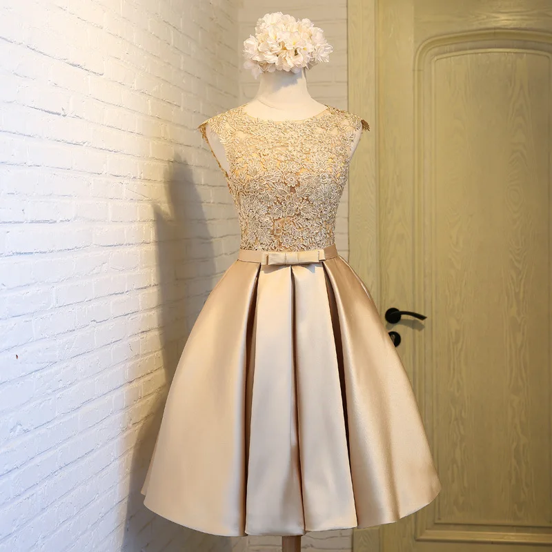 Кружевные платья-трапеции разных цветов с бисером длиной до колена для ужина