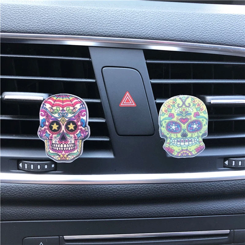 Автомобильный освежитель воздуха с орнаментом креативный в виде черепа