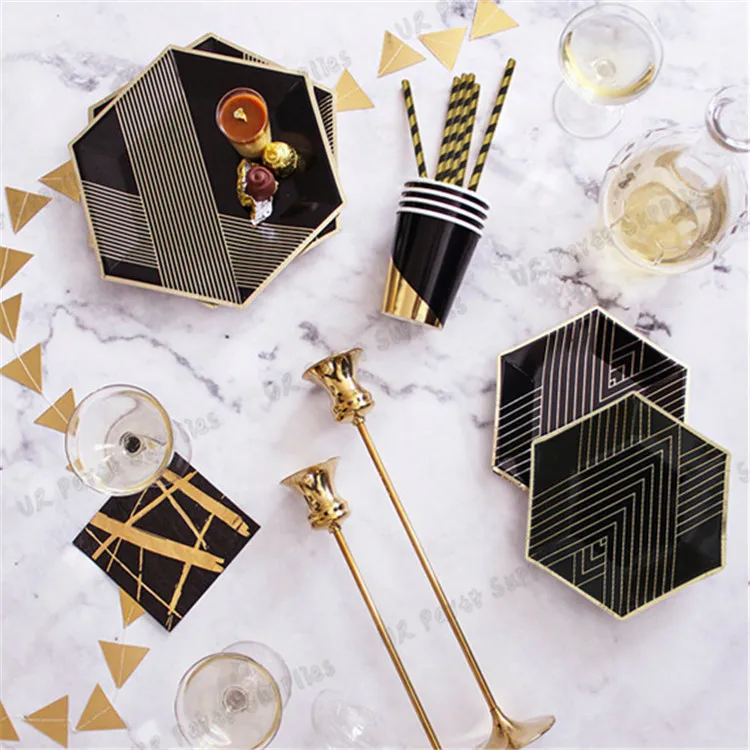 40 комплектов одноразовой посуды из черного и фольгированного золота наборы