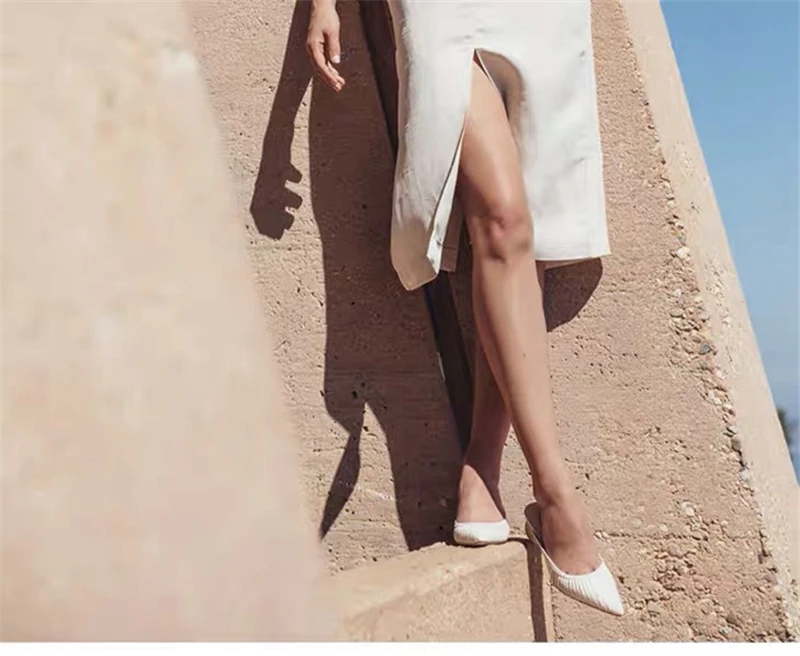 Buono Scarpe/Босоножки-шлепанцы с острым носком и круглым помпоном; прозрачные летние босоножки без задника; женская обувь; свадебные туфли-лодочки