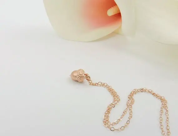 Милое ожерелье Еловая шишка крошечное желудя минимальное изящное сосновое с