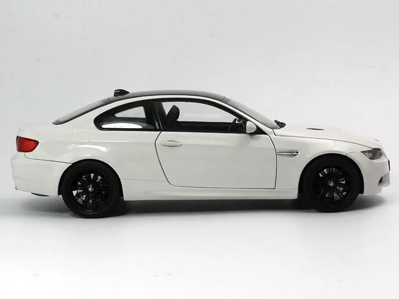 Оригинальные 1:18 M3 GTS M3 E92 литые под давлением металлические модели автомобилей Высокая моделирования автомобиля игрушки 6 дверей могут быть открыты подарки для детей
