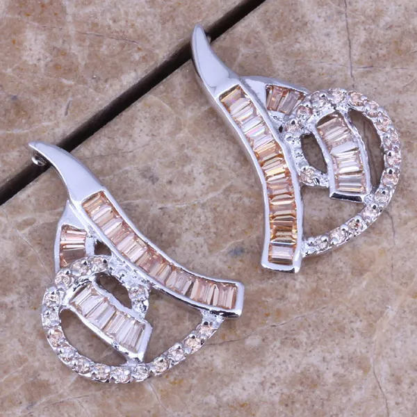 Модные посеребренные серьги гвоздики с надписью D цвета шампанского морганита