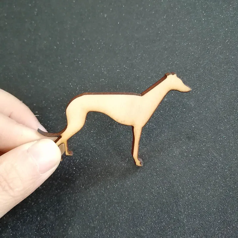 Необработанная пустое дерево Greyhound щенок натуральная деревенская деревянная