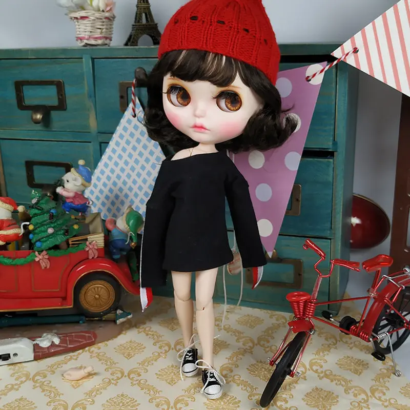 Новейшая белая кожа 1/6 кукла Blyth с короткими коричневыми завитыми волосами и черным свитером красная шляпа DIY кукла для тела в подарок