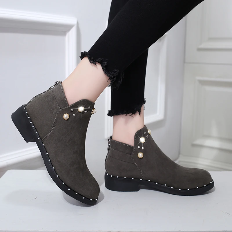 Зимняя женская обувь 2020 черные ботинки с жемчугом женские в стиле панк на плоской