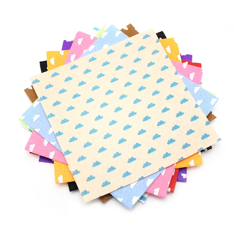

10pcs 15x15cm Cloud Non Woven Felt Fabric 1mm Thickness Polyester Cloth Felts DIY Mixed For Sewing Dolls Crafts Decor LX156