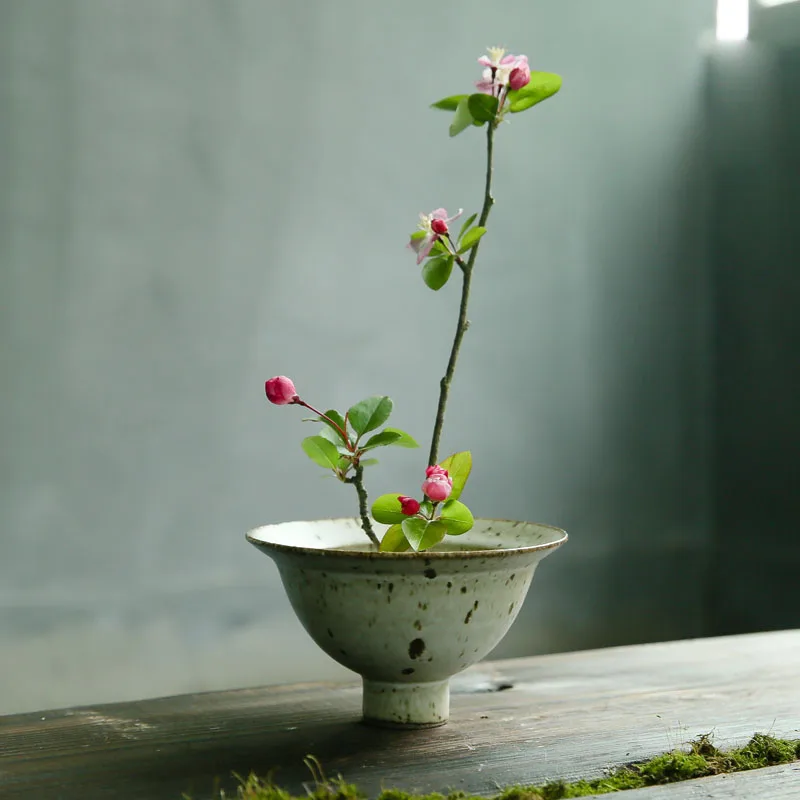Японская керамическая ваза Ikebana с цветочной композицией грубая керамика