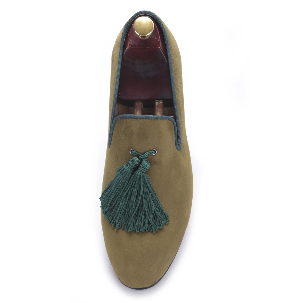 2017 г. мужские двухцветные бархатные туфли с новой стильной зеленой бахромой