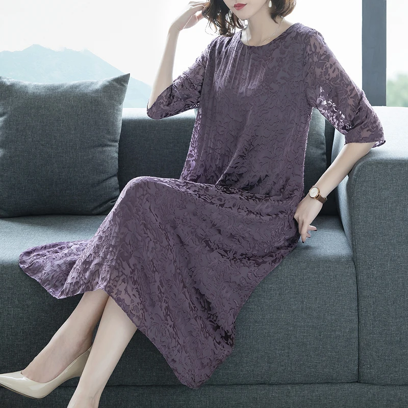 Женское шелковое платье с круглым вырезом элегантное фиолетовое длинное из