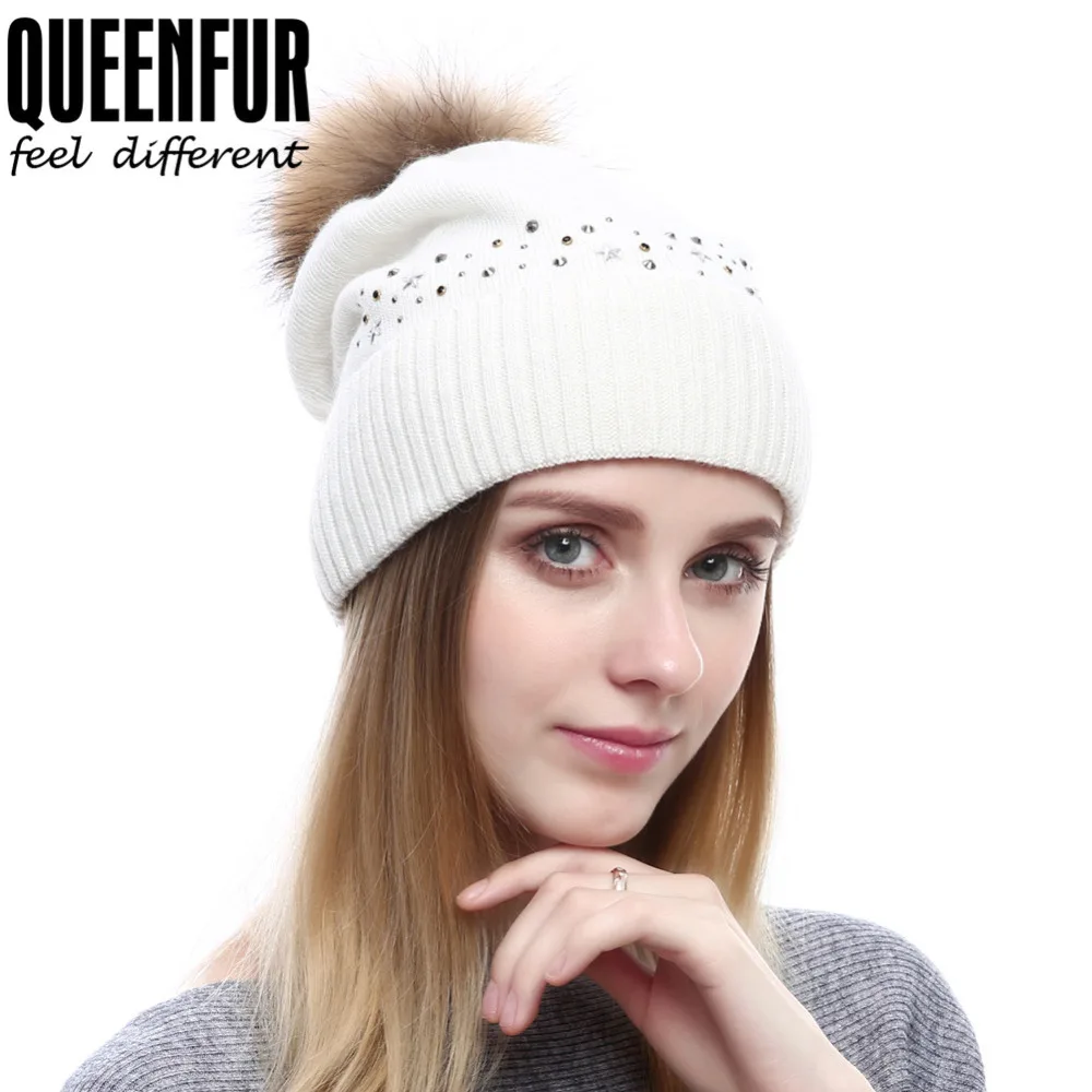 Королева Мех животных вязаный шерстяной Шапки с природой енота помпоном зимняя