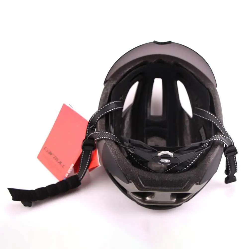 

Lightweight Unisex Cycling Helmet with Detachable Magnetic Goggles Aerodynamic Helmet for Motorcycle Bike Bicycle Riding