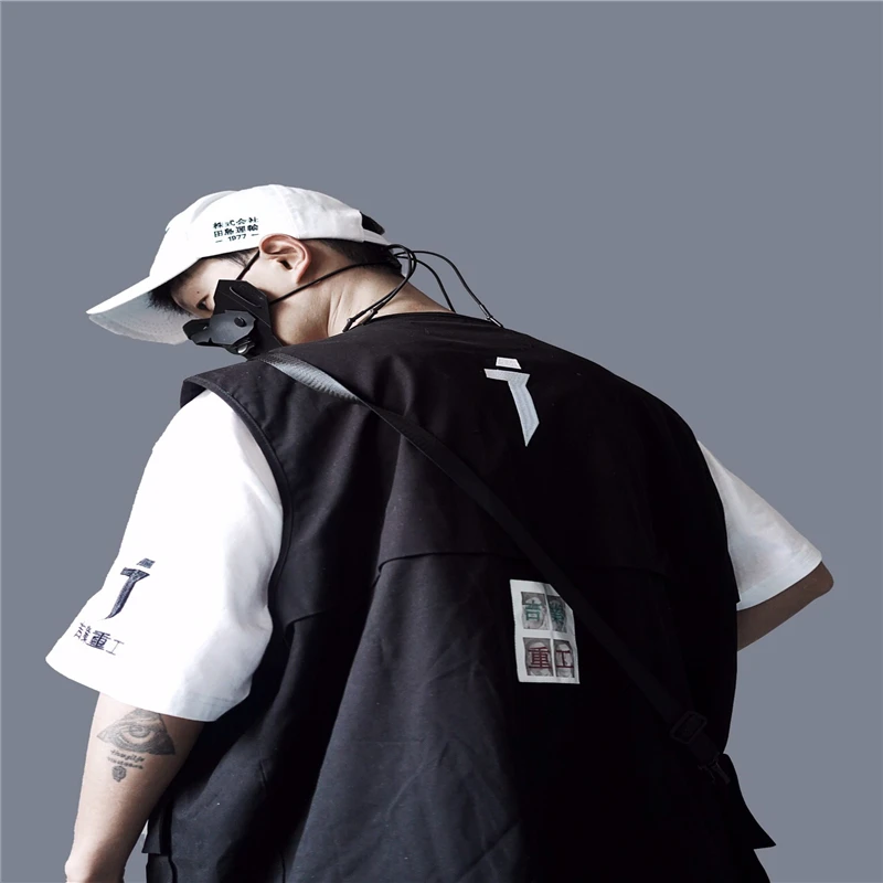 

Vest With Many Pockets Male Janpanese Shooting Zipper Tactical Vest Military Waistcoat Hip Hop Mens Sleeveless Jacket DS50654