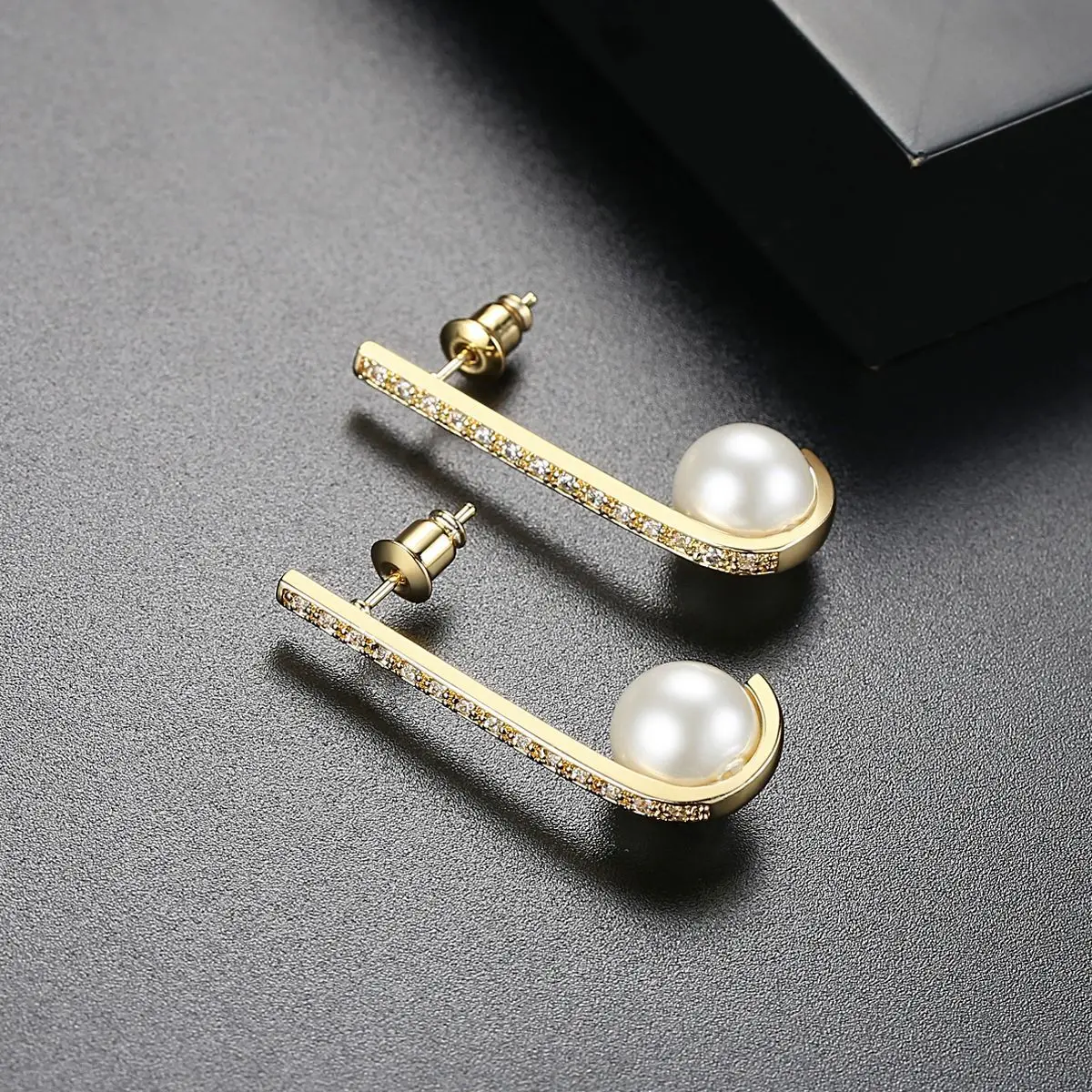 2019 New Creative Gold Silver Color Fulll AAA Cubic Zirconia Hook White Pearl Drop Earrings For Women Geometric Design Earring | Украшения