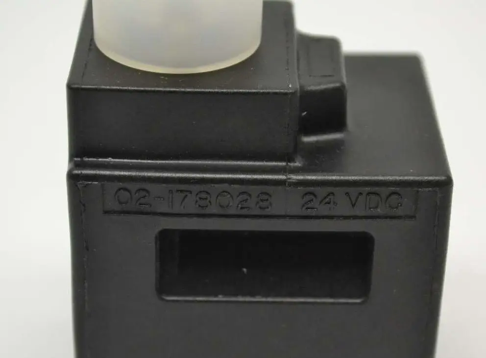 

02-178028 VICKERS / EATON новая катушка 24V VAC