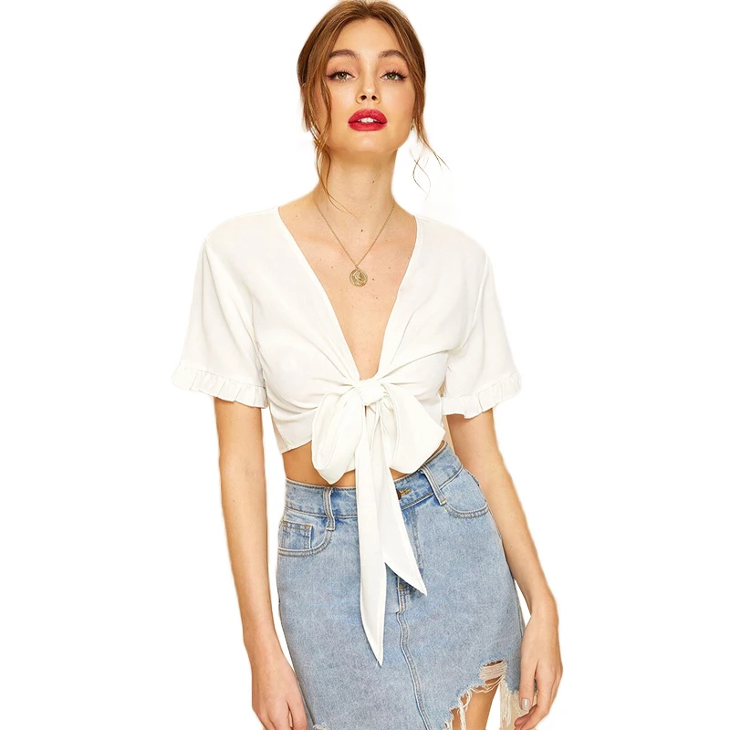 SHEIN Узелок спереди оборка манжеты укороченная блузка белая сексуальная глубокий v-образный вырез женские топы и блузка летние Однотонные блузки с коротким рукавом