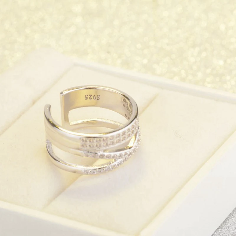 Женское кольцо из серебра 925 пробы с фианитом|Кольца| |