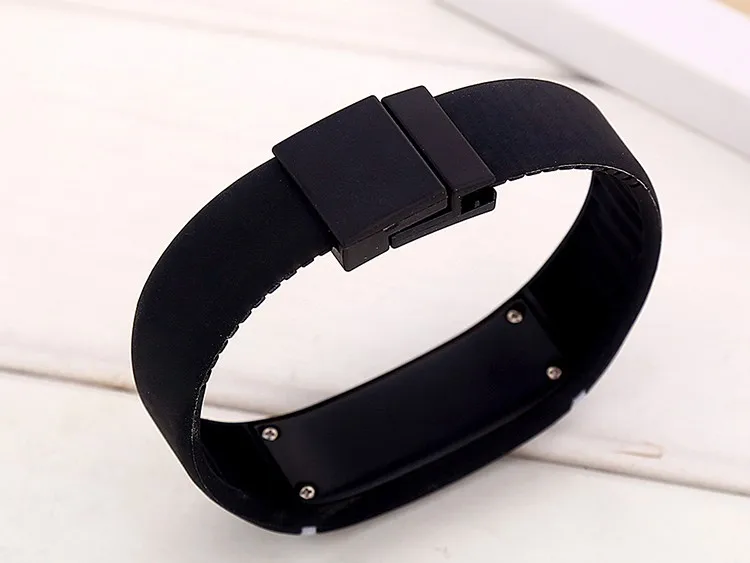 2018 конфеты цвет мужской Famale наручные часы силиконовые светодиодные детские Дата