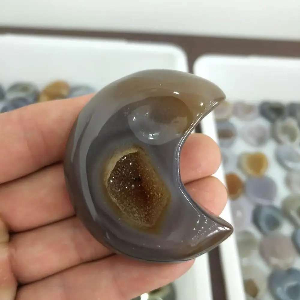 1pcs Beautiful natural agate cave crystal moon