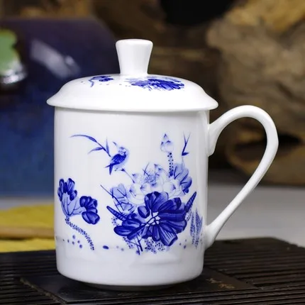 Керамическая чашка с крышкой фарфоровая для воды/напитков/кофе/чая от