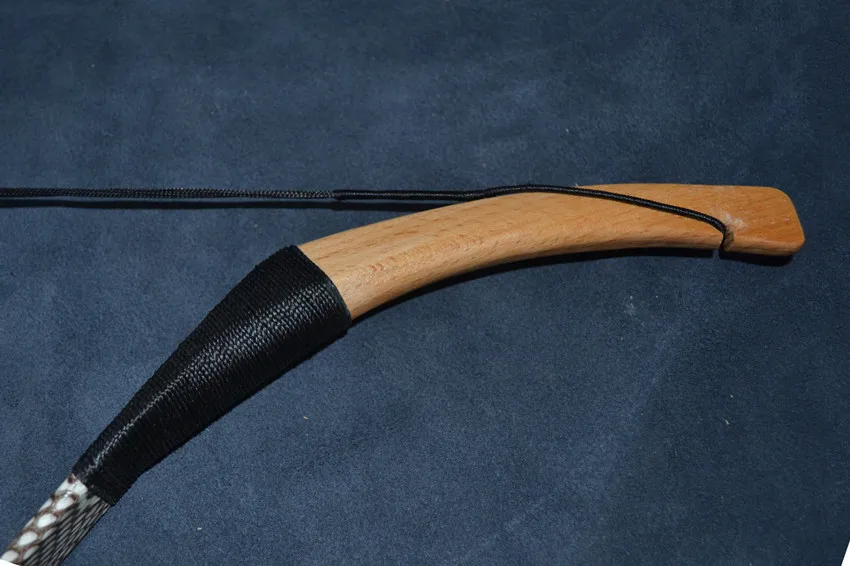 В традиционном китайском стиле ручной работы натуральная длинный лук из змеиной