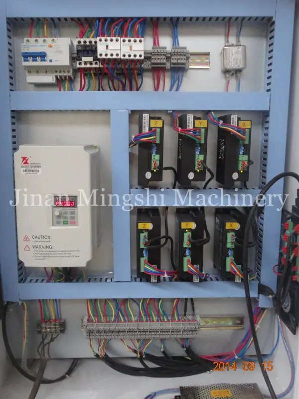 Multi глава 4 оси дерева фрезерный станок с чпу машина для цилиндра гравировки