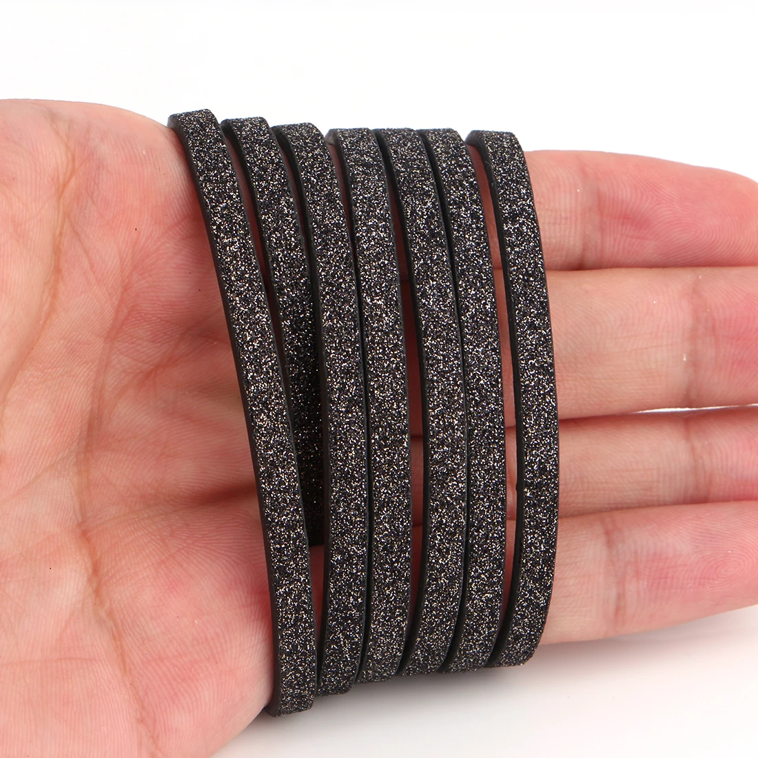 Black XCHARMS 5 мм маленькие блестки плоский из искусственной кожи шнур и Веревка Diy ювелирных изделий Аксессуары, модные украшения браслет делая материалы - Цвет: Black