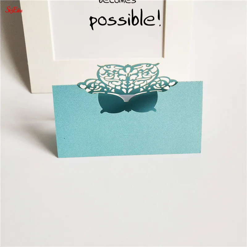 100 шт. красная настольная карта Вертикальная лазерная резка Пригласительные