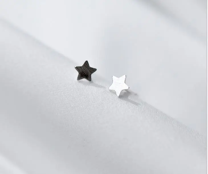 

Женские серьги-гвоздики из серебра 100% пробы