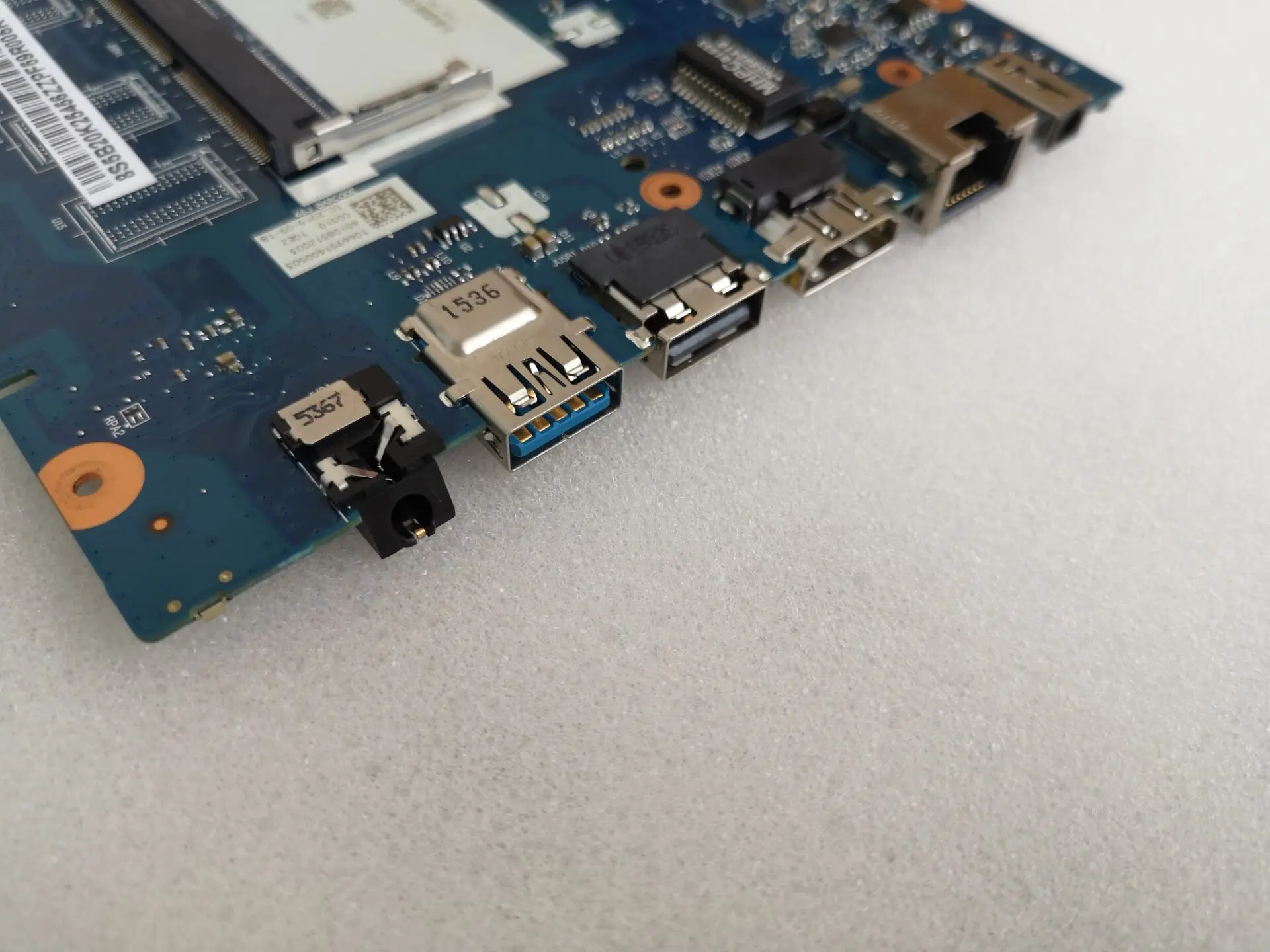 

Lenovo 100-15IBD NM-A681mainboard GT920 1