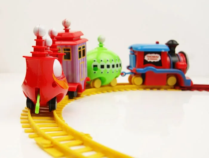 1 компл. паровозика Томаса Игрушечные лошадки Электрический железнодорожных